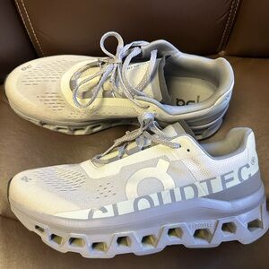 Cloud monster size 10